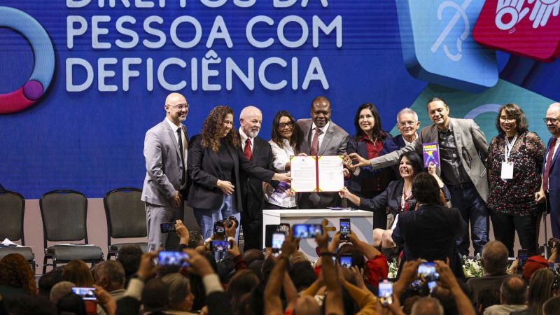 Governo cria sistema para emitir carteira para pessoa com TEA