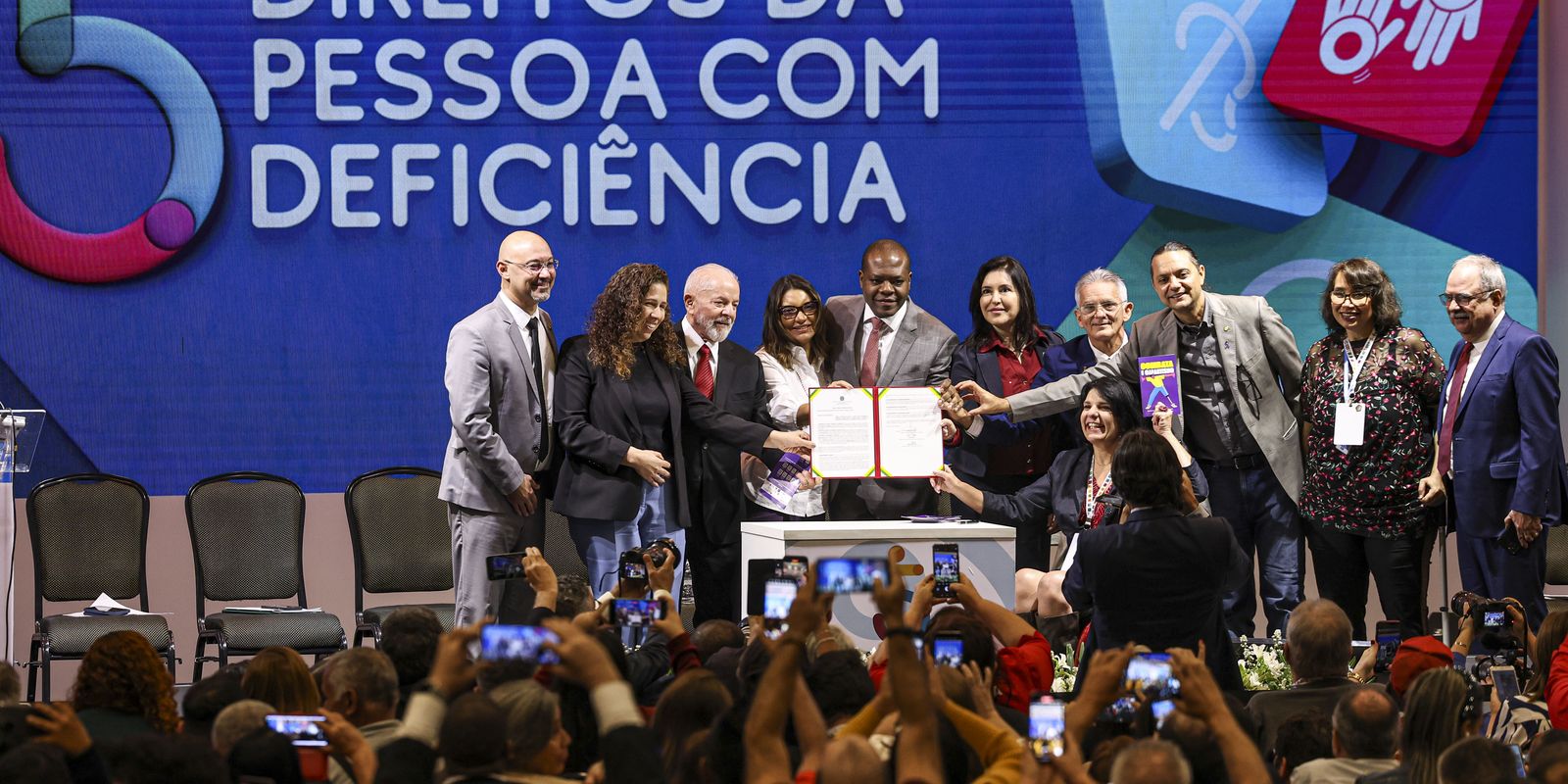 Governo cria sistema para emitir carteira para pessoa com TEA