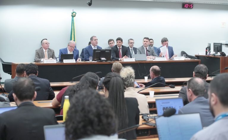 Grupo de trabalho da reforma tributária inclui jogos de azar no Imposto Seletivo e mantém cesta básica sugerida pelo governo – Notícias