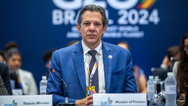 Haddad diz que país tem “déficit absurdo há 10 anos”; Dilma era presidente em 2014
