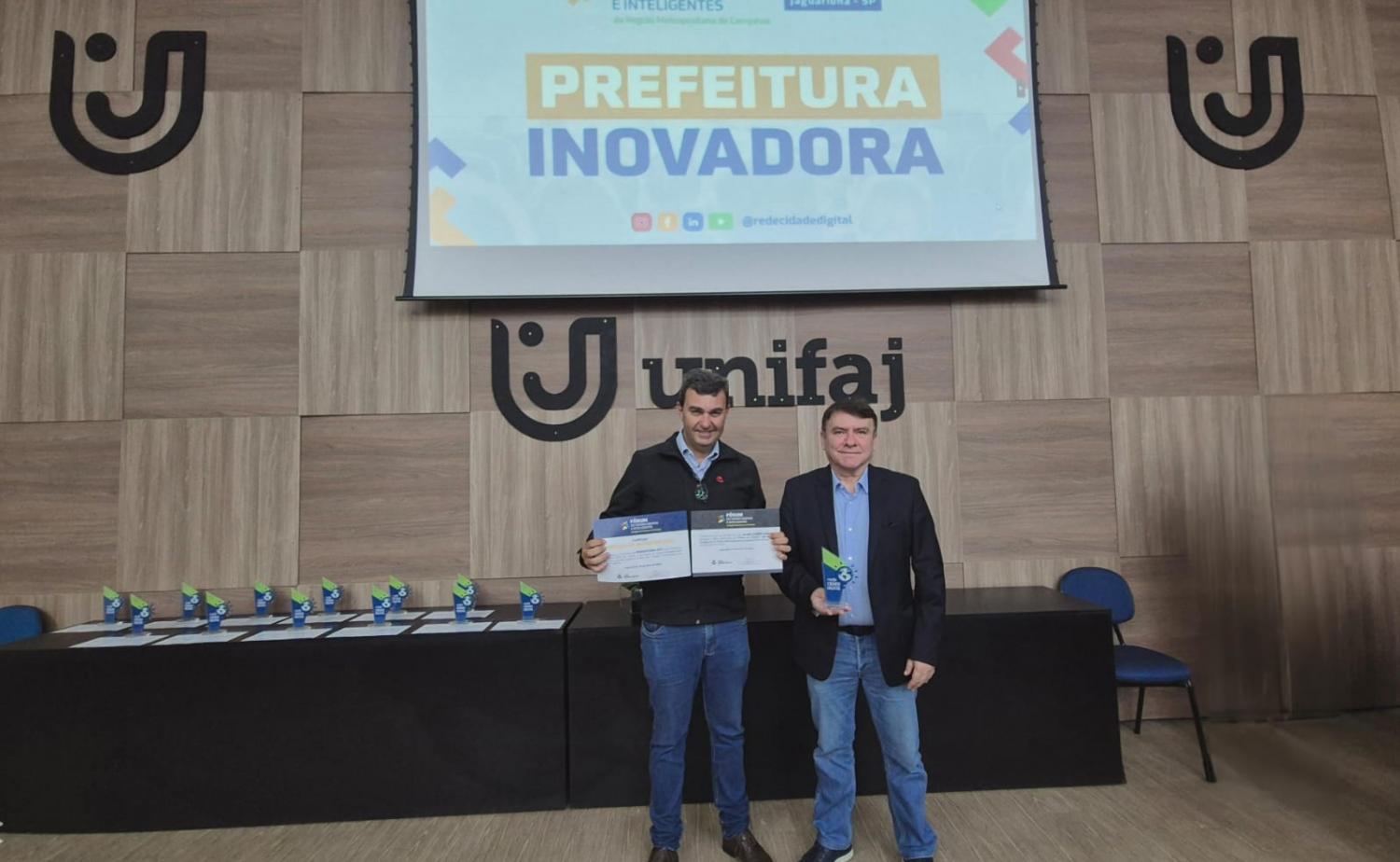Indaiatuba recebe prêmio de Prefeitura Inovadora em Fórum de Cidades Digitais e Inteligentes