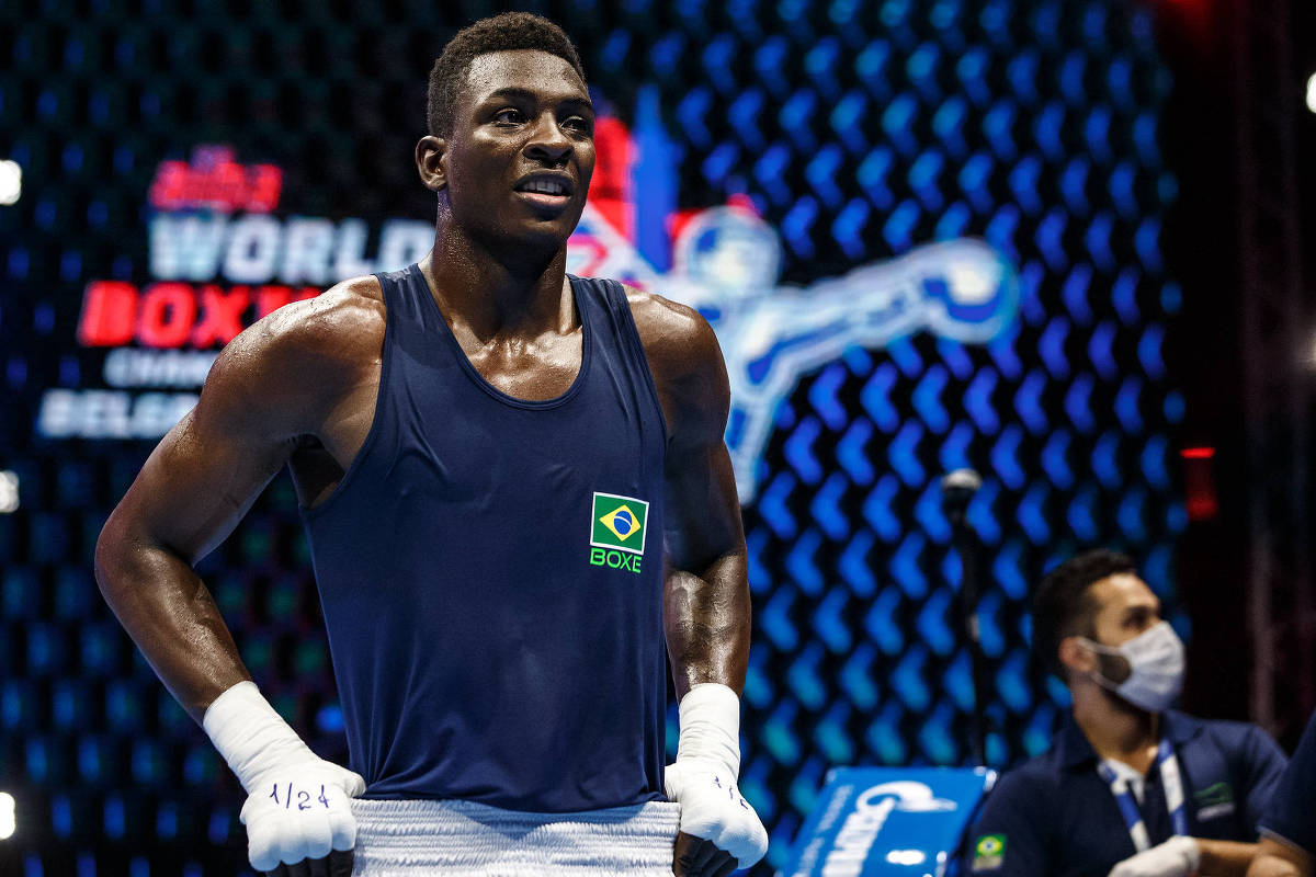Keno Marley sorri enquanto luta por ouro no boxe em Paris – 12/07/2024 – Esporte