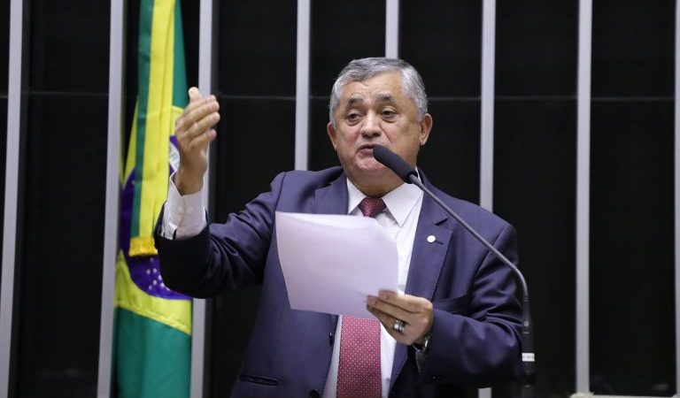 Líder do governo comemora aprovação da regulamentação da reforma tributária – Notícias