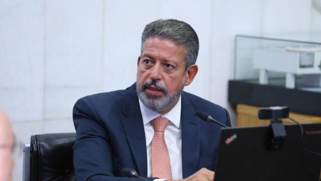 Lira suspende comissões para focar na regulamentação da reforma tributária