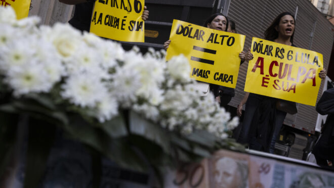 Lula usa alta do dólar para antecipar jogo eleitoral