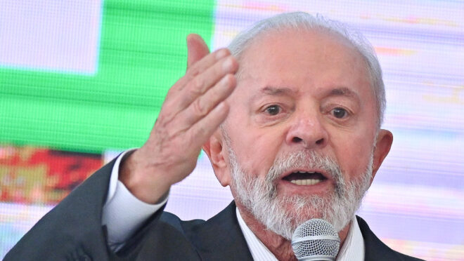 “Não tenho que prestar conta a banqueiro, mas ao povo”, diz Lula