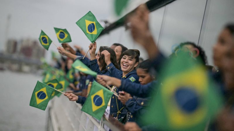 Olimpíadas: Abertura começou devagar, mas subiu a barra – 26/07/2024 – Thiago Stivaletti