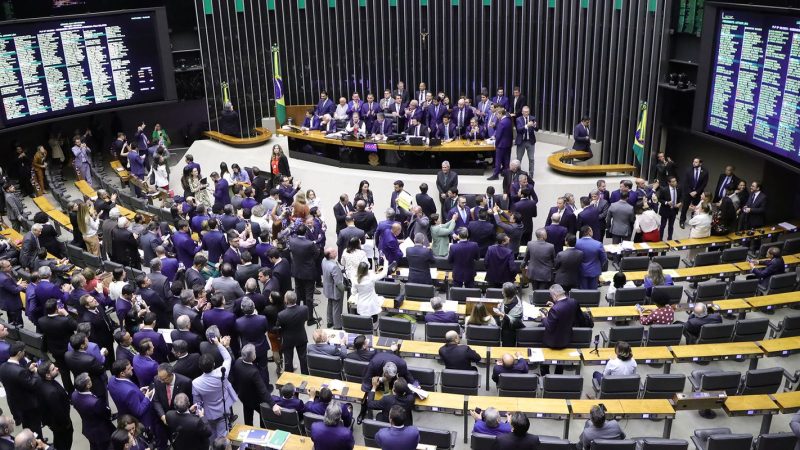 PEC da Anistia facilita pagamento de dívidas de partidos políticos