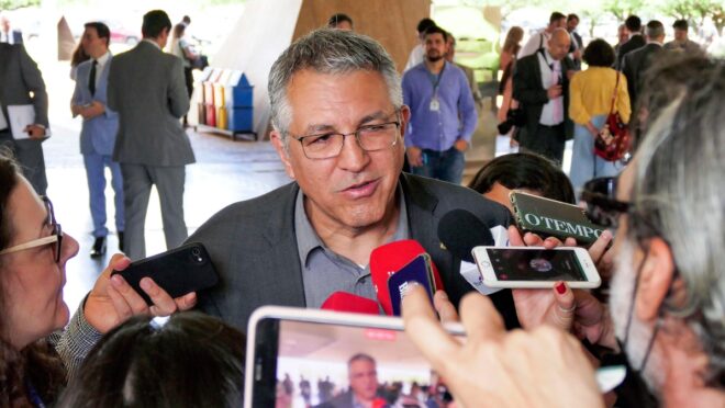 Padilha diz que Bolsonaro deixou “bomba fiscal” para Haddad resolver