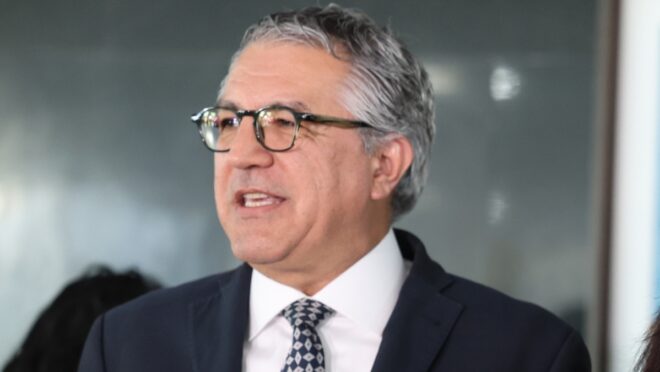 Padilha mantém proposta para aumentar CSLL para compensar desoneração
