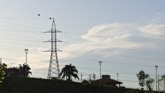 Pesquisa revela impacto das quedas de energia na indústria