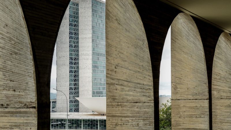 Corte de gastos e privatização das praias na agenda do Congresso