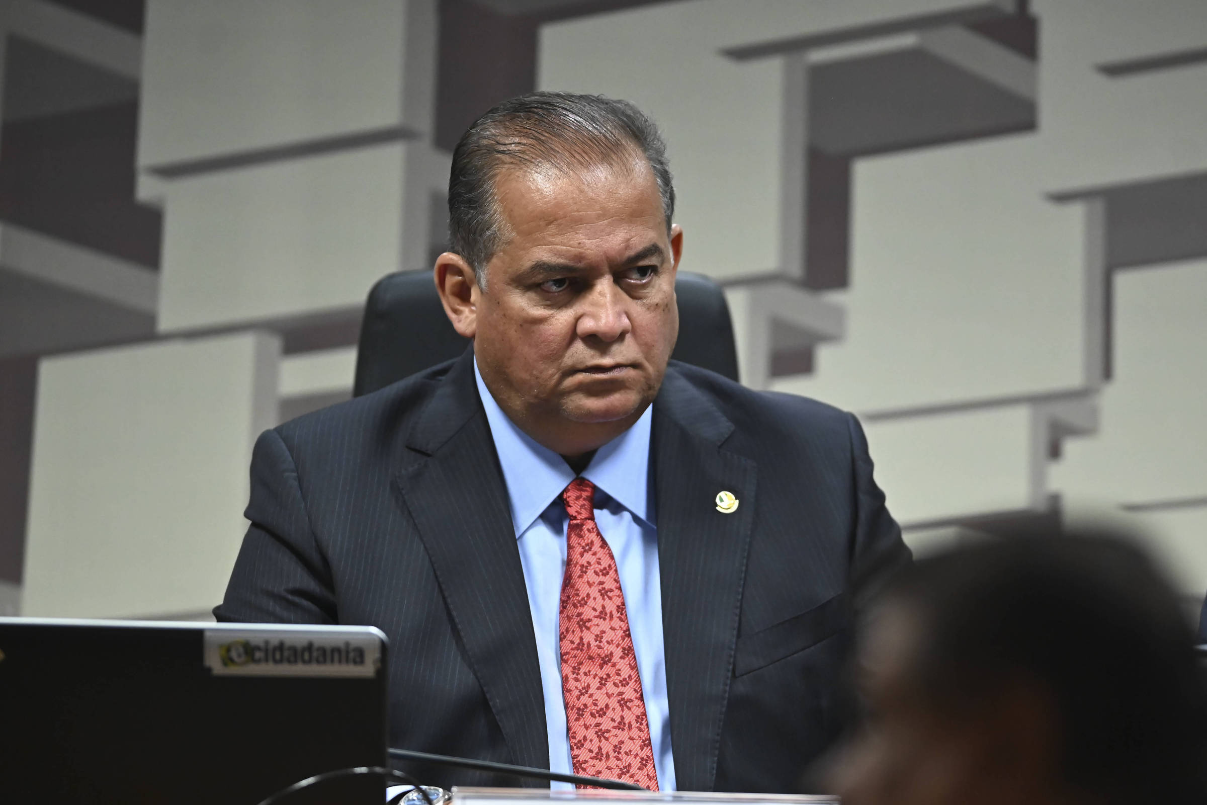 Projeto de inteligência artificial é adiado no Senado – 03/12/2024 – Tec