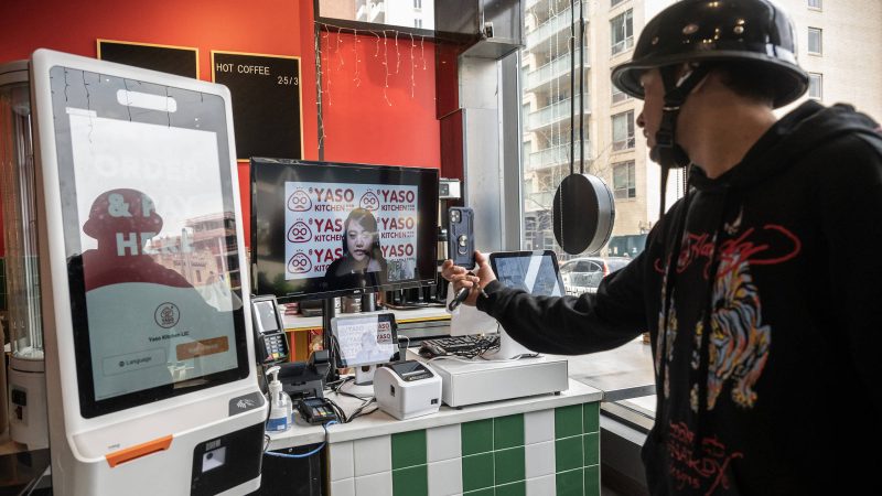 Restaurantes de NYC trocam caixas por atendentes virtuais – 15/07/2024 – Turismo
