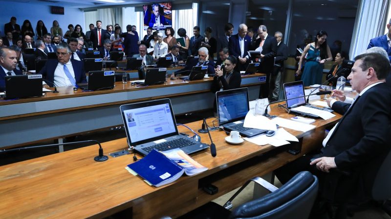 Senado vota desoneração da folha para 17 setores da economia