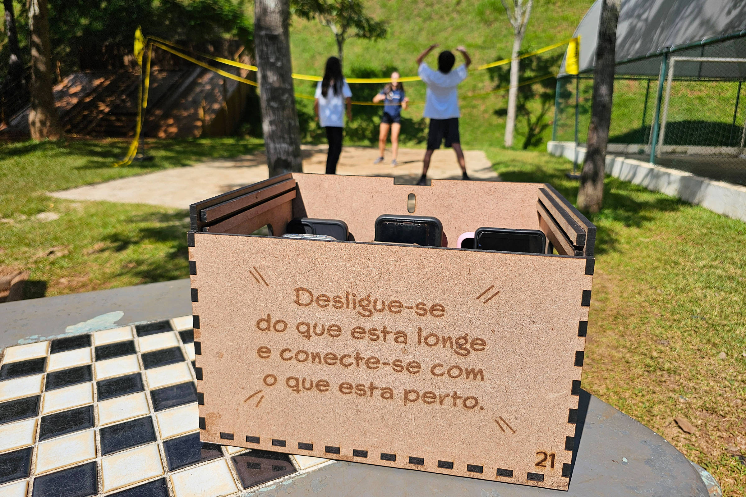28% das escolas brasileiras proíbem o uso do celular – 06/08/2024 – Educação