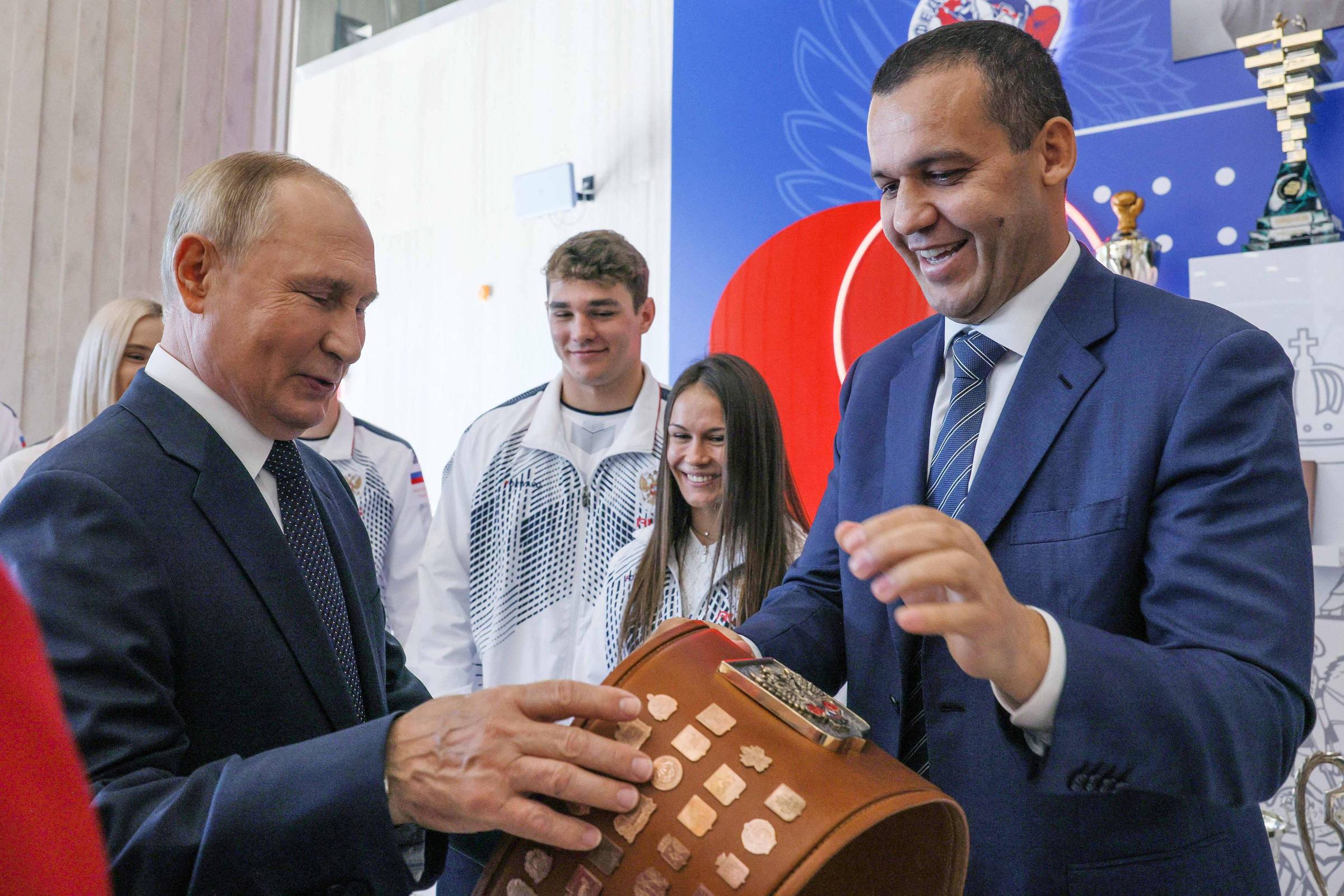 Aliado de Putin é peça-chave em polêmica sobre boxeadoras – 07/08/2024 – Esporte