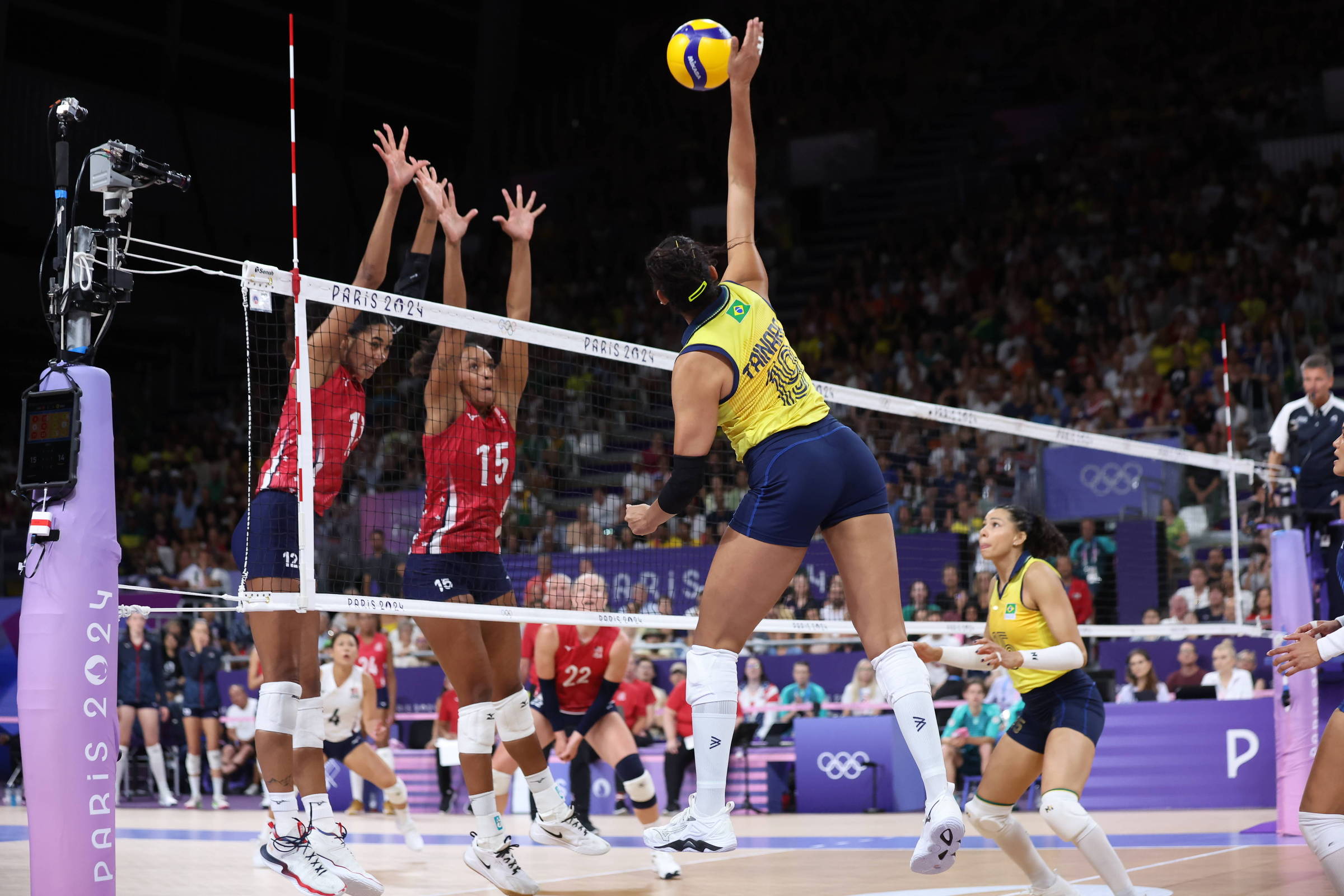 Brasil perde para EUA e vai disputar bronze no vôlei – 08/08/2024 – Esporte
