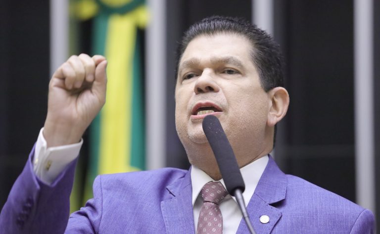 Câmara aprova texto-base do projeto que regulamenta Imposto sobre Bens e Serviços – Notícias