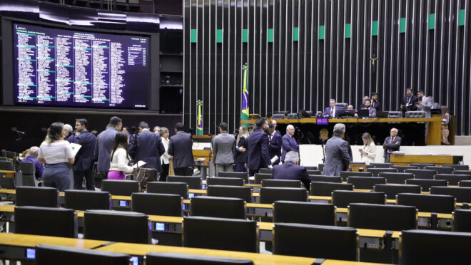 Câmara aprova urgência para 2º projeto que regulamenta tributária