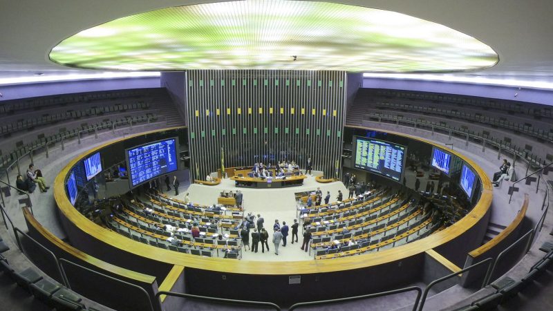 PEC do corte de gastos será debatida no plenário da Câmara
