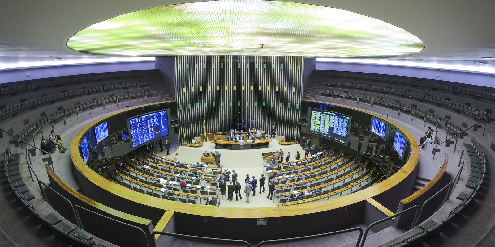 Câmara aprova projeto que amplia número de parlamentares