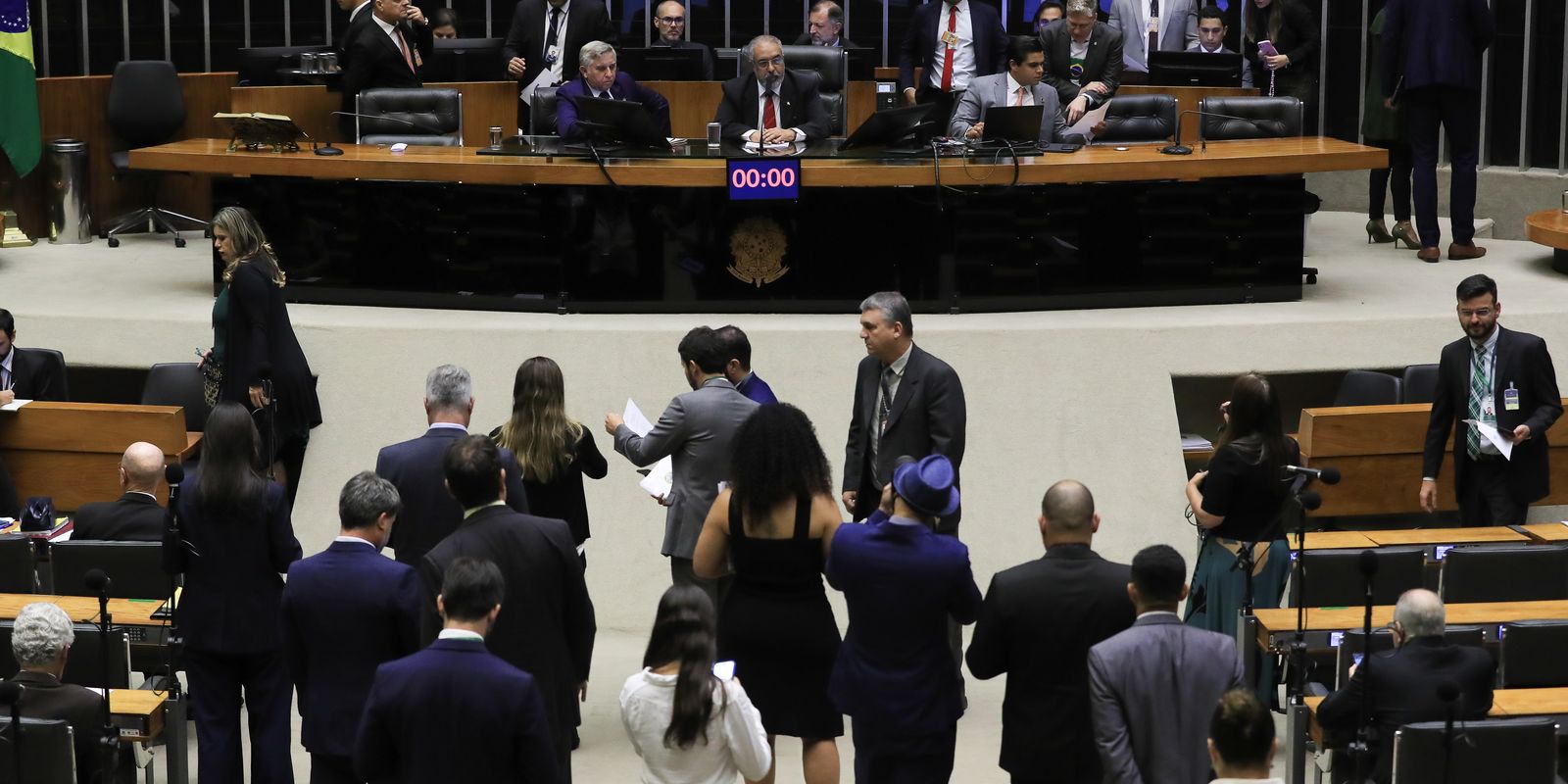 Congresso aprova mudanças na LDO para ajudar vítimas de enchente