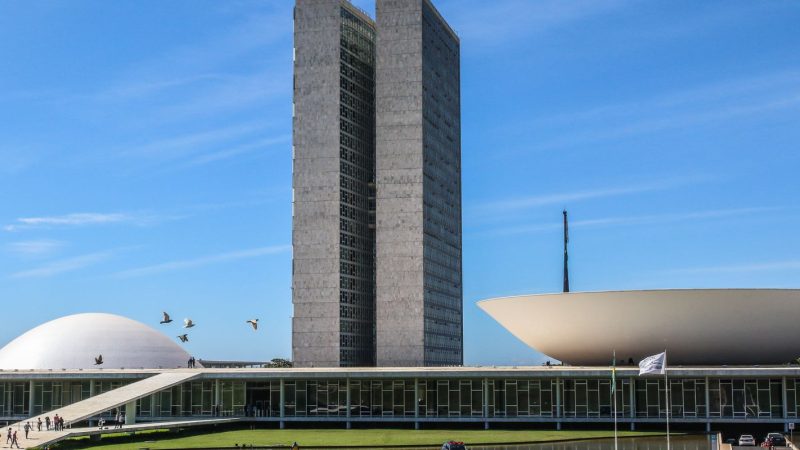 Relator do orçamento apresenta projeto para regulamentar emendas