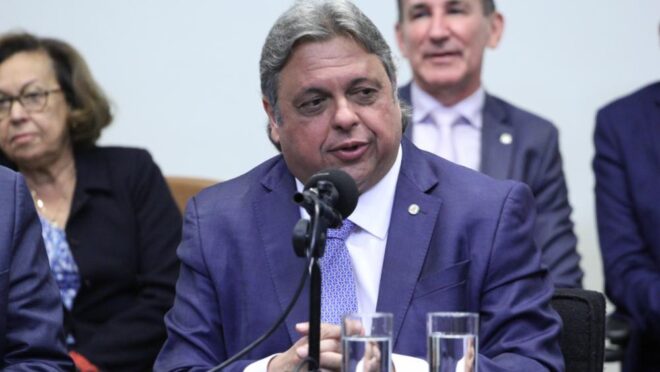 Deputado quer envio de emendas apenas para estado de origem