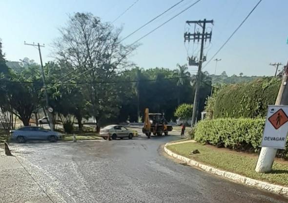 Equipe do Plano Municipal de Recapeamento trabalha no loteamento Mosteiro de Itaici