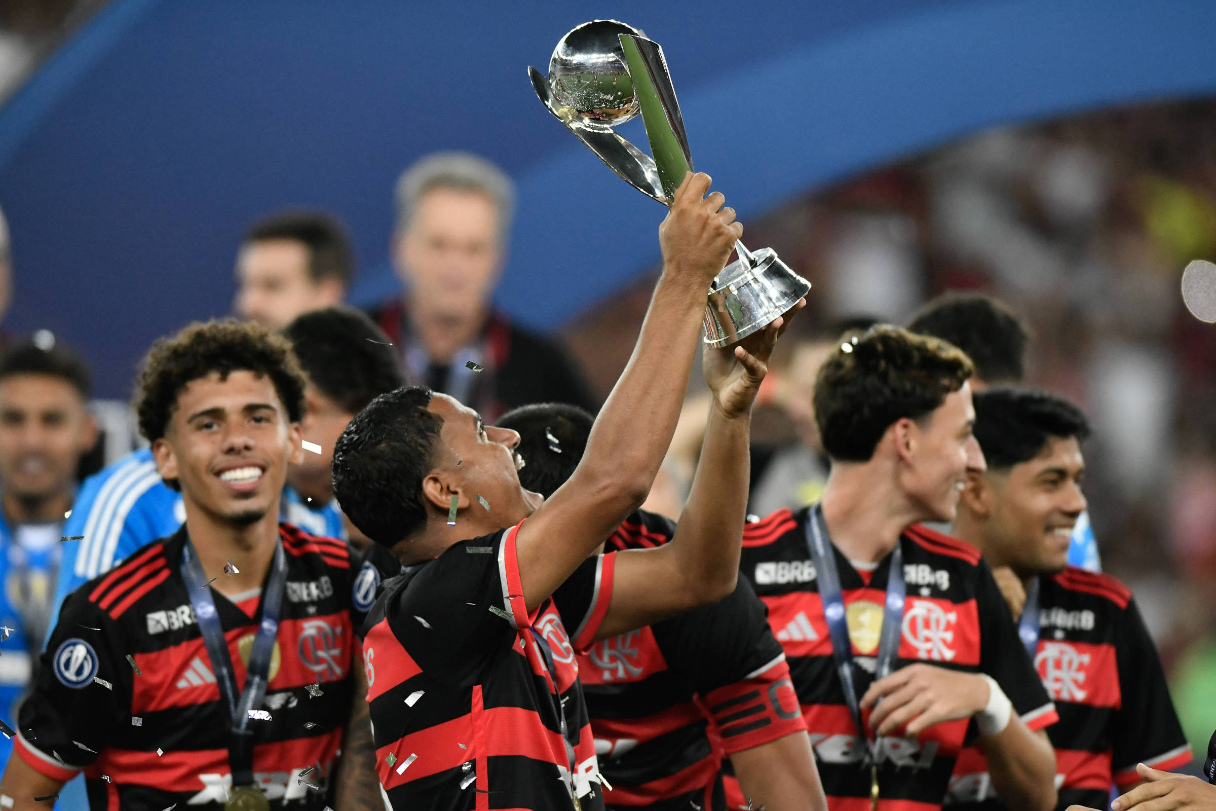 Flamengo bate Olympiacos de virada e conquista mundial sub20 – 24/08/2024 – Esporte