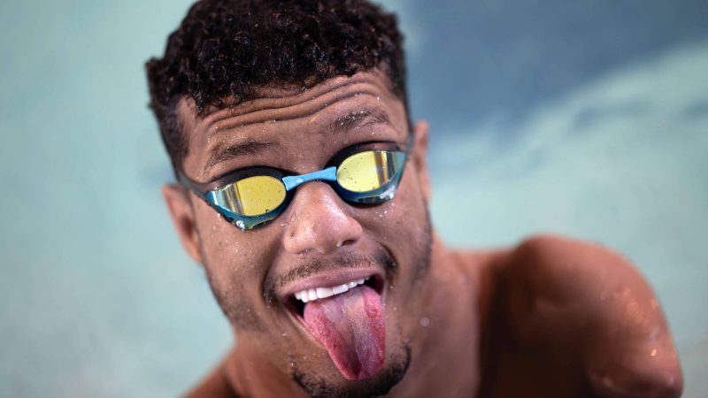 Gabrielzinho confirma vaga na final dos 100 m costas – 29/08/2024 – Esporte
