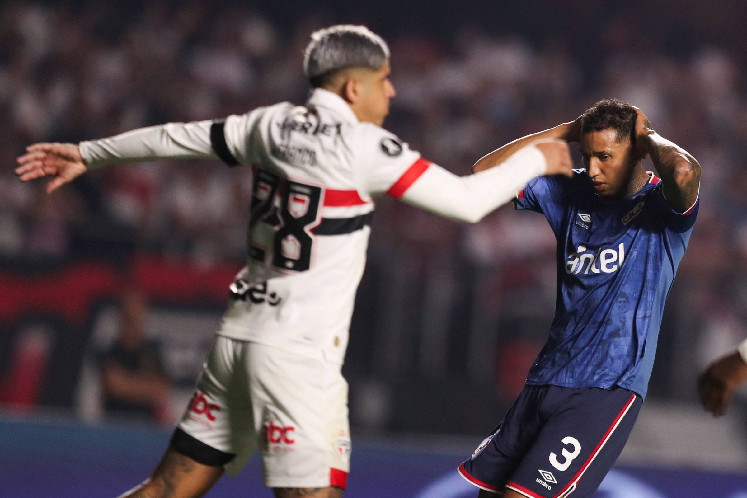 ‘Hoje me despeço da minha metade’, diz esposa de Izquierdo – 28/08/2024 – Esporte