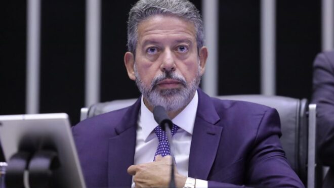 Lira diz que é papel do Congresso limitar emendas e não do STF