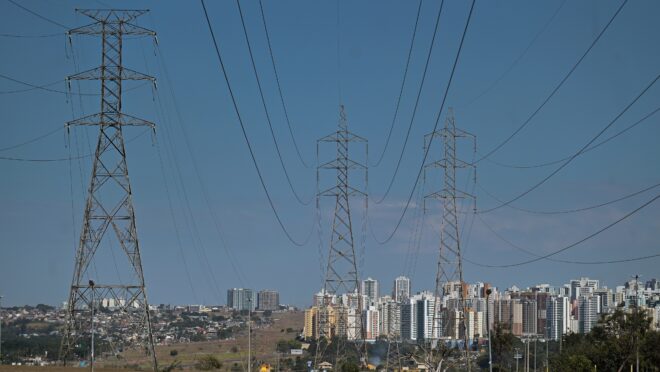 Mais imposto na conta de luz? Efeitos da reforma sobre a energia