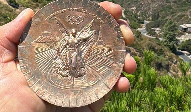 Olimpíadas: medalhas estragadas serão substituídas – 10/08/2024 – Esporte