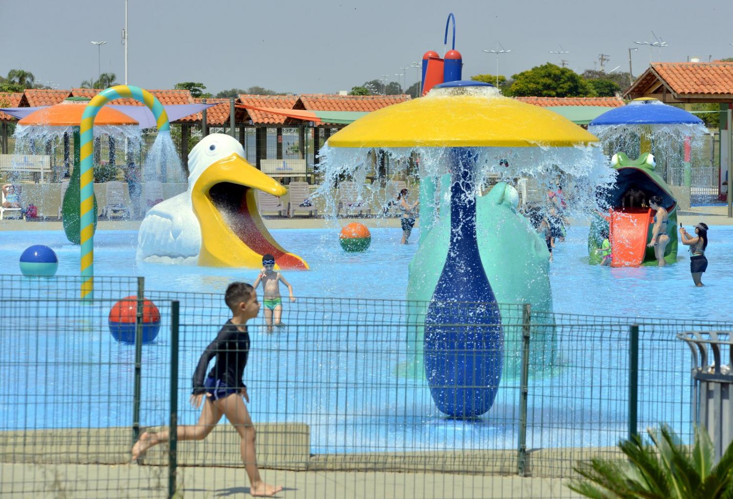 Prefeitura reabre piscinas do Parque da Criança após manutenção de inverno