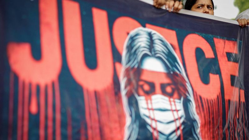 Rivais se unem em protesto contra estupro e assassinato – 19/08/2024 – Esporte