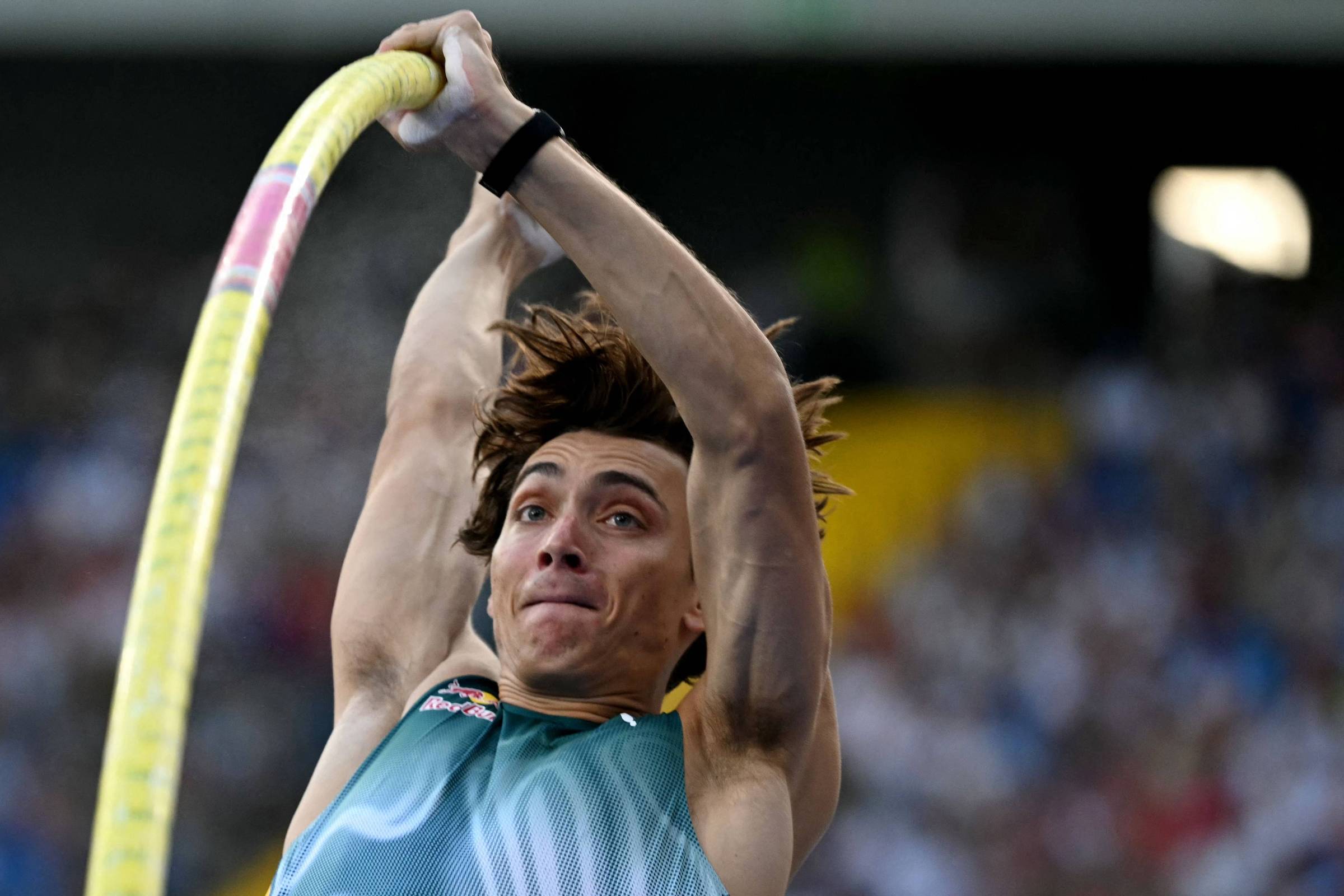 Salto com vara: Duplantis estabelece novo recorde mundial – 25/08/2024 – Esporte