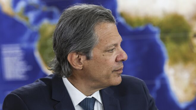 Senado adia votação da tributária para após as eleições em acordo com Haddad