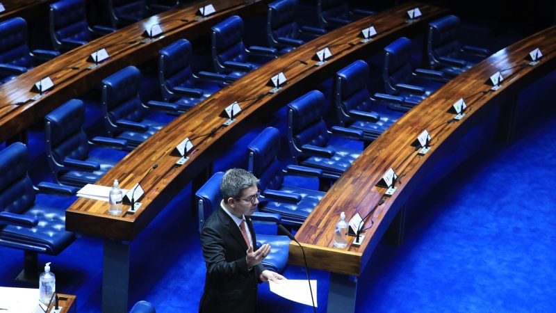 Senado retoma trabalhos e governo volta a negociar reforma tributária