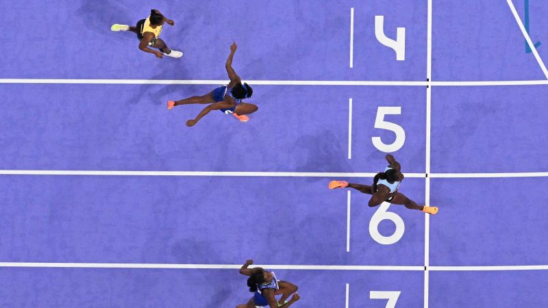 Velocista da ilha de Santa Lúcia vence os 100 m em Paris – 03/08/2024 – Esporte