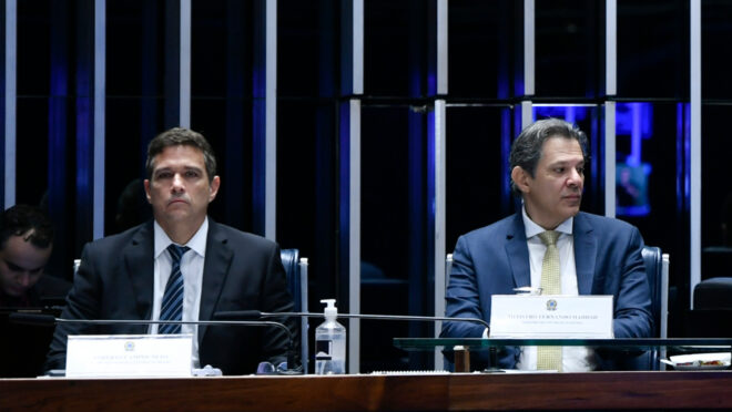 BC deixa futuro da Selic em aberto