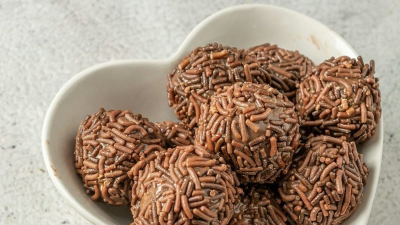 Brigadeiro é o doce mais amado do Brasil: veja receitas que bombam na web
