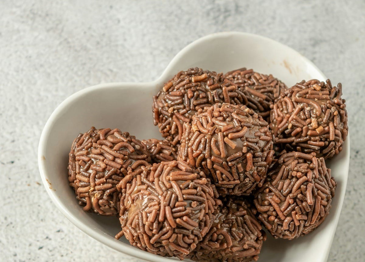 Brigadeiro é o doce mais amado do Brasil: veja receitas que bombam na web