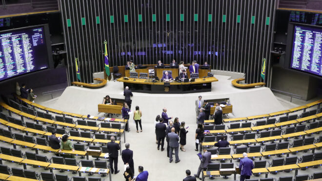 Câmara aprova fim gradual da desoneração a partir de 2025