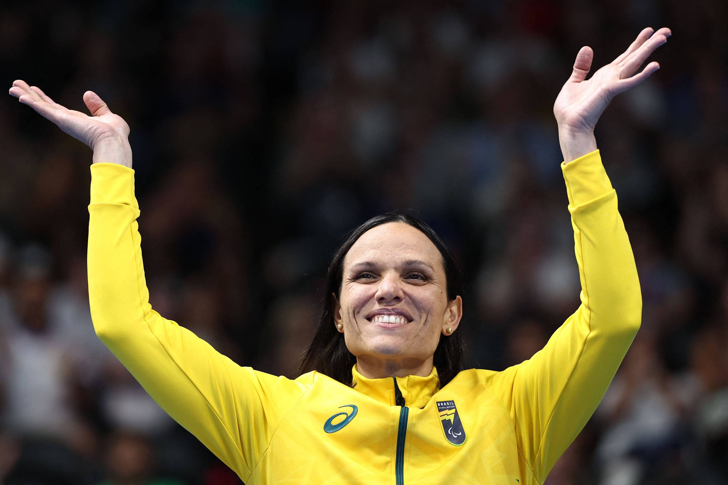Carol Santiago entra no top 5 do Brasil com prata em Paris – 05/09/2024 – Esporte