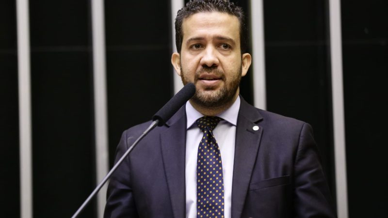 Cláudio Humberto: relatório da PF diz que Janones era “eixo central de engrenagem criminosa”