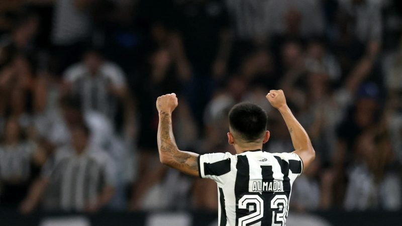 Com Almada decisivo, Botafogo bate Corinthians e abre vantagem na liderança