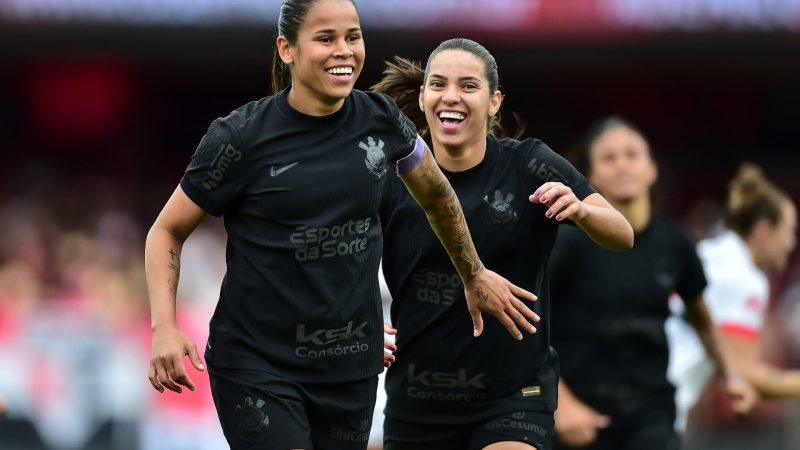 Corinthians faz 3 a 1 no São Paulo e se aproxima do hexa no Brasileirão Feminino